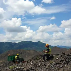 mineradora de terras raras